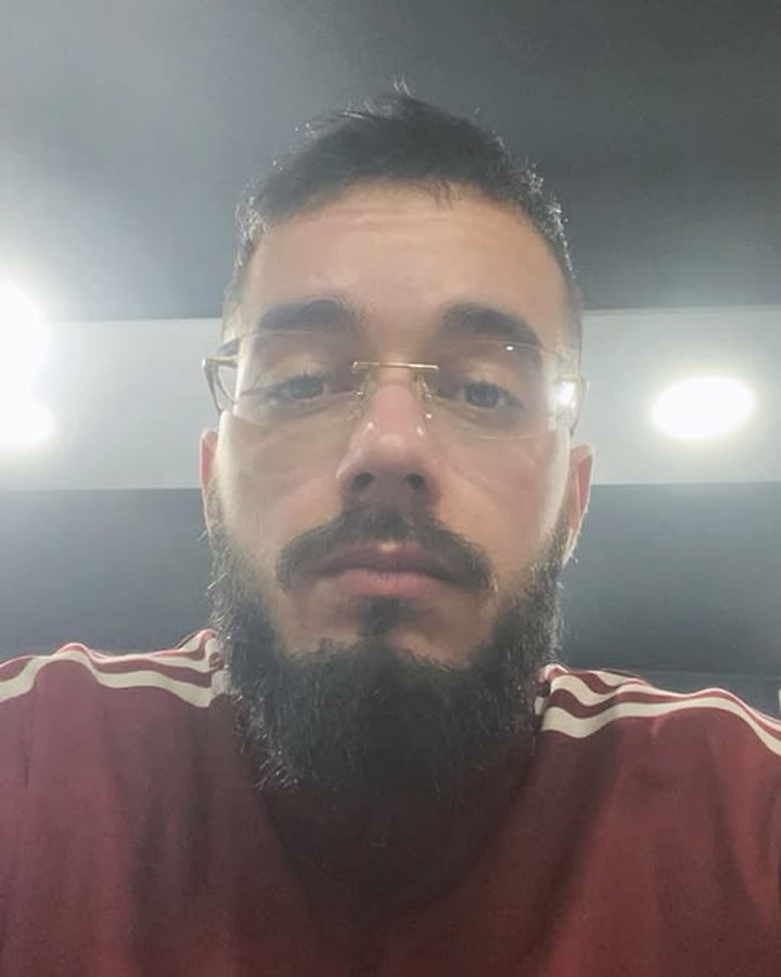 Ο Σωτ, barber στο Mister No Barber Crew